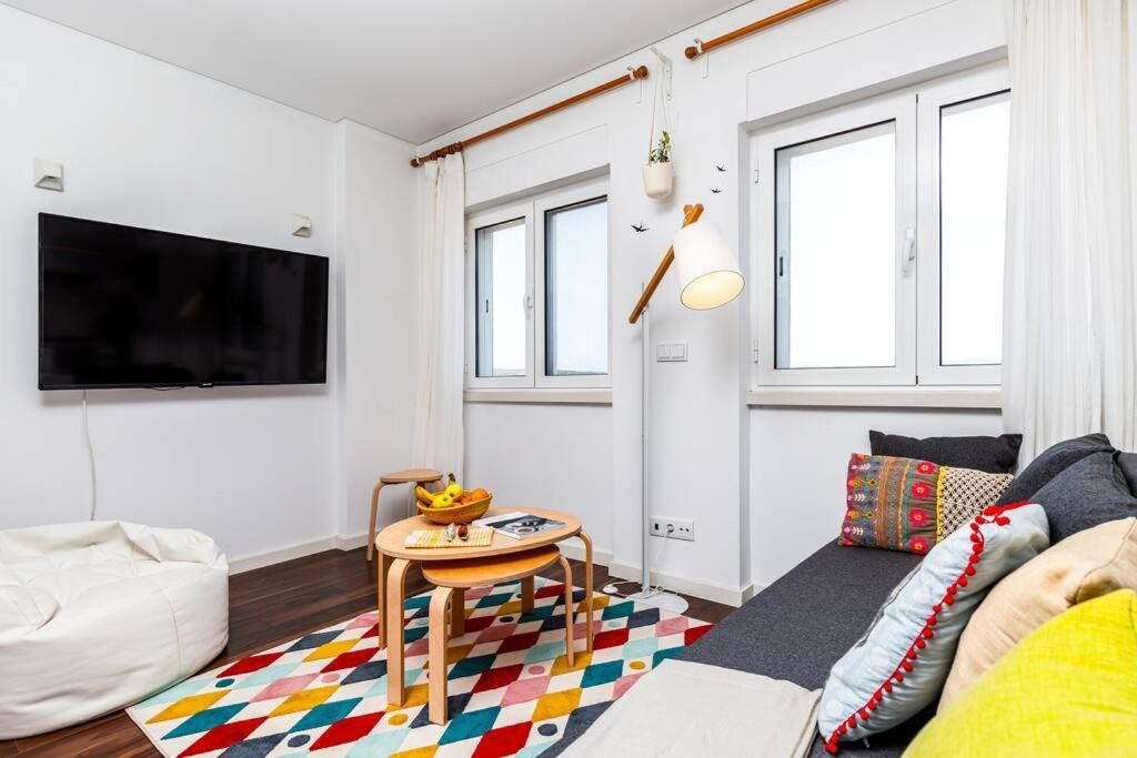 Cozy Bright Space With Landscape And Air Conditioner Lizbona Zewnętrze zdjęcie